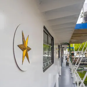 https://nautica-jansen.valkenburgaandegeul-hotels.com